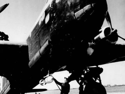 RAF ground crew loading bombs onto a Stirling bomber 1942 2