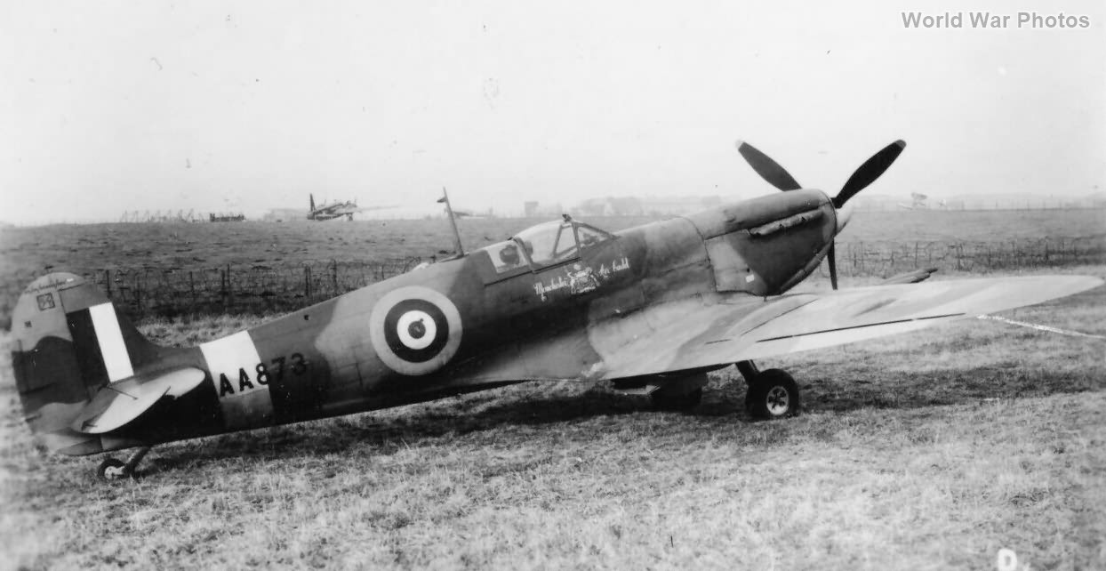 SPITFIRE at BOSCOMBE DOWN