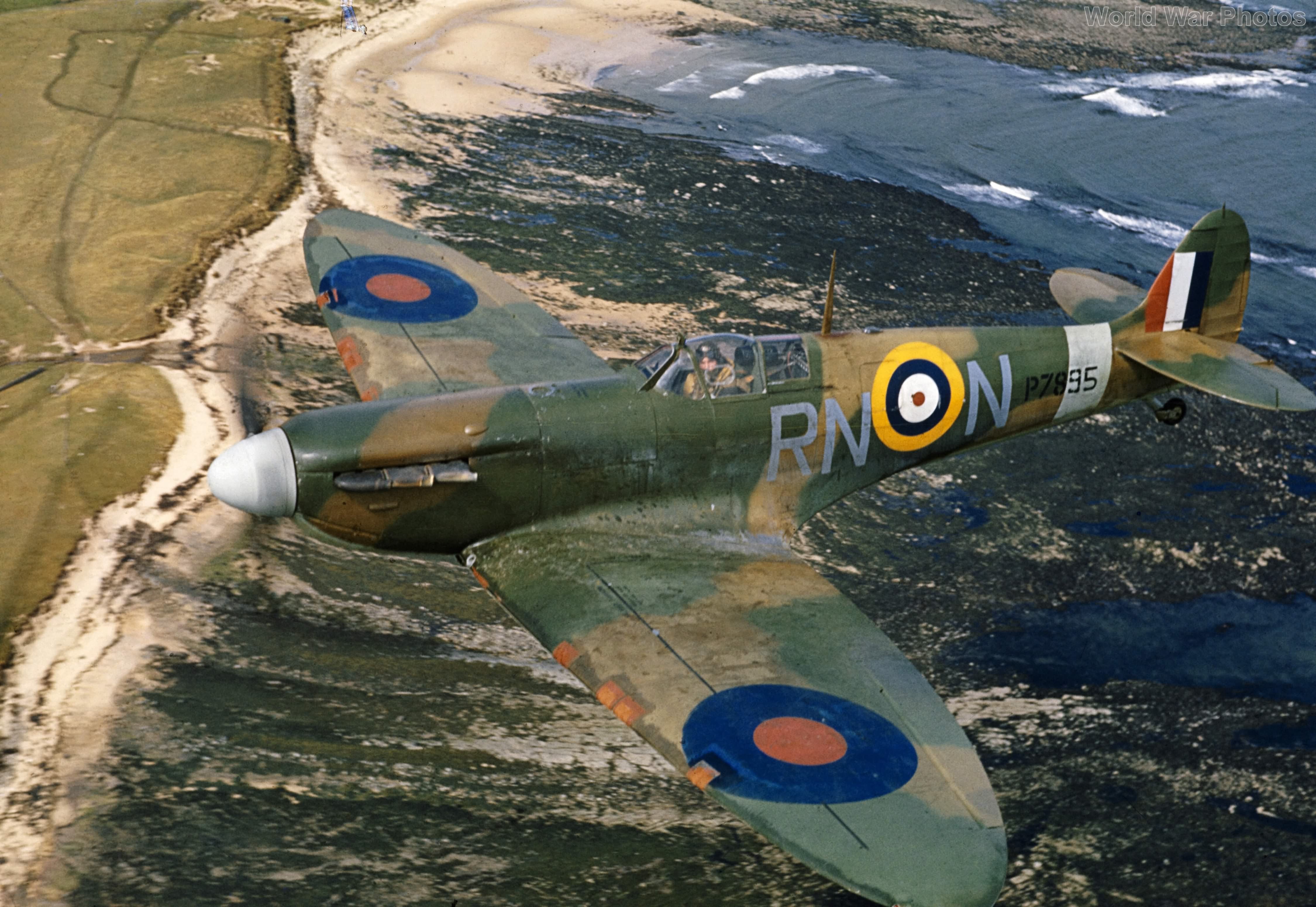 Spitfire IIA P7895 72 Squadron 1941
