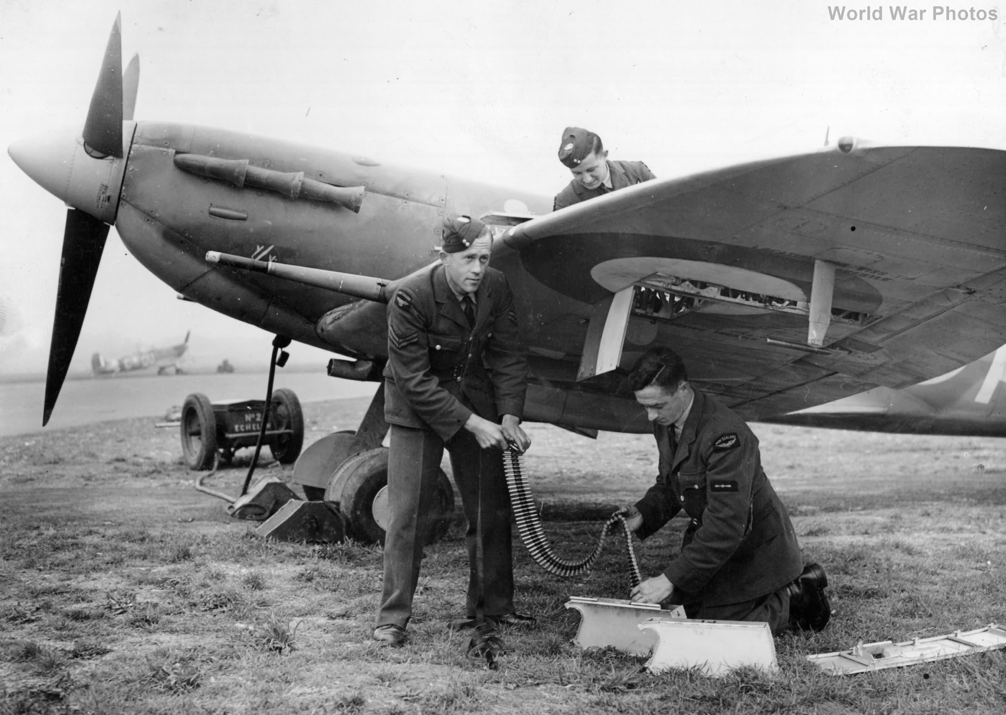 Spitfire OU-A 485 Squadron 1942