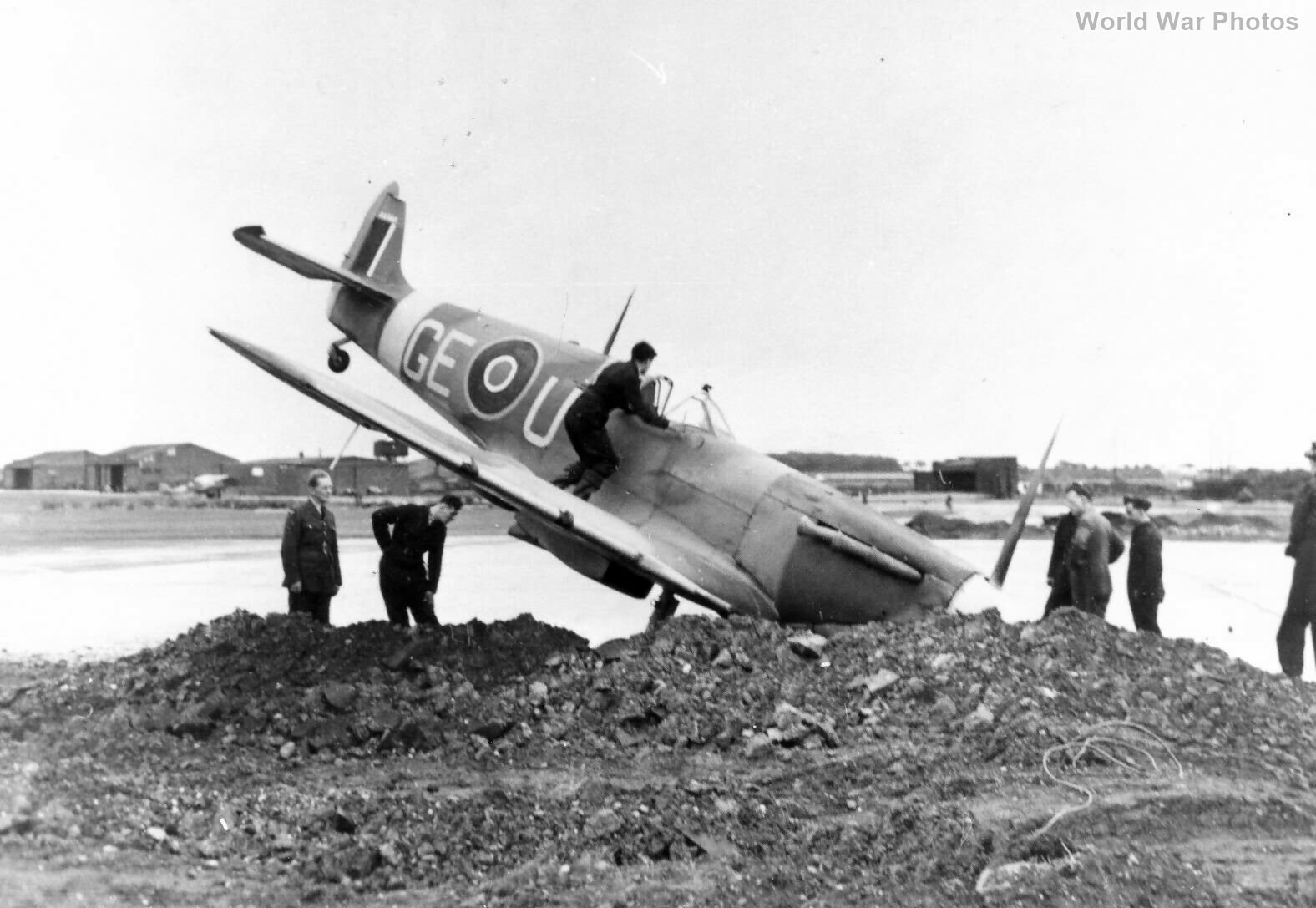 Crashed Spitfire Vb AA944