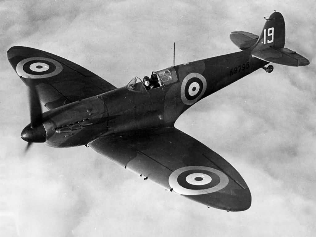 Spitfire Mk I K9795 of No. 19 Squadron RAF pre war