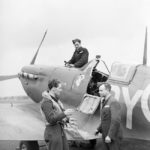 Czech Spitfire pilot of No. 313 Squadron in conversation with his rigger and fitter. Spitfire Mk Vb BL581 „Moesi-llir”, Hornchurch 8 April 1942