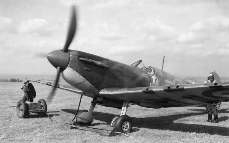 Spitfire Mk I R6800 LZ-N of No 66 Squadron RAF