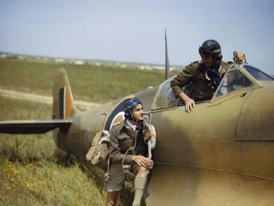 Spitfire Mk Vb ER622 of No 40 Squadron SAAF, Gabes