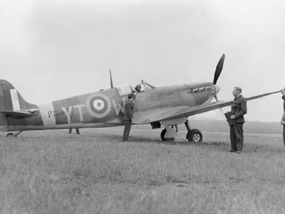 Spitfire IIa YT-W P8147 65 Squadron RAF