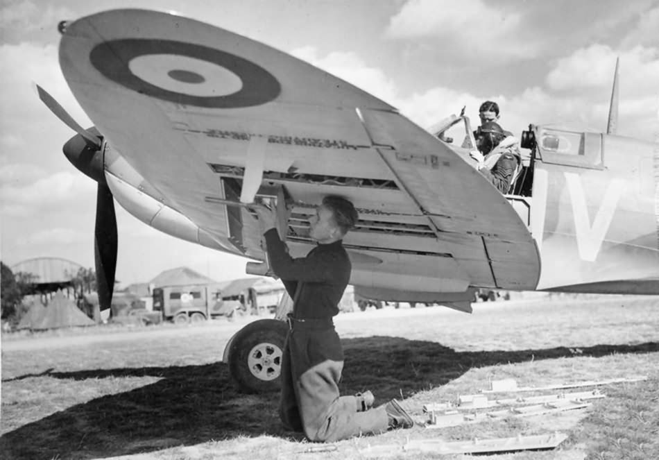 Spitfire Mk Ia X4474 QV-I of No 19 Squadron at Fowlmere