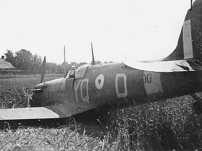 Crashed Spitfire Mk IIa P8500 YQ-D near Dunkerque, July 1941