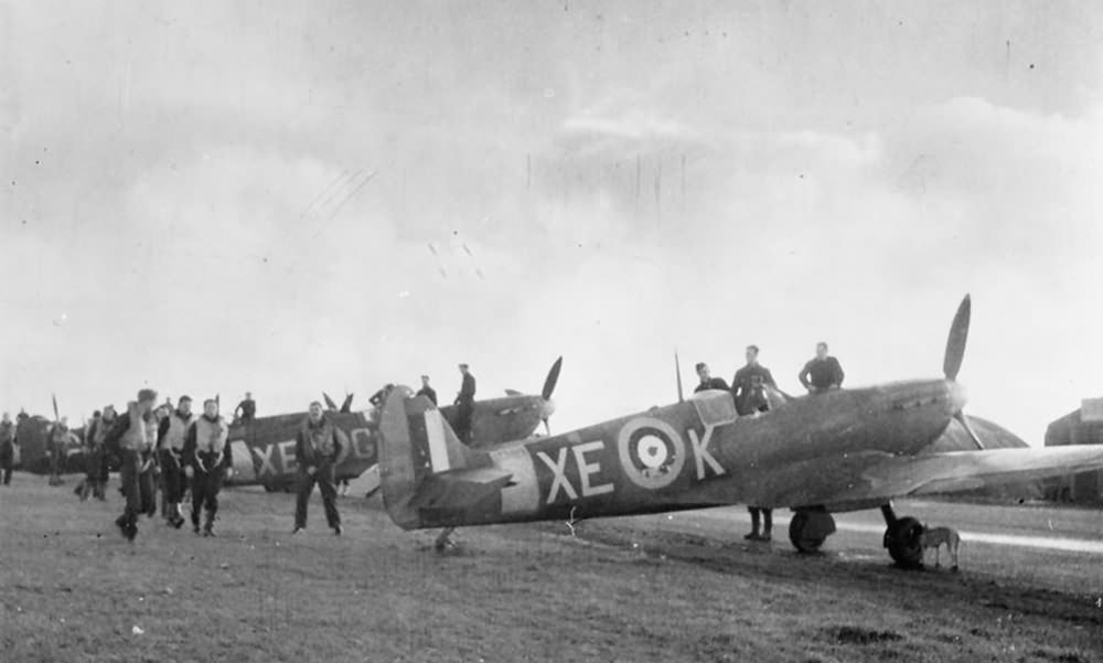 Spitfire Mk IIa XE-K P7443 of No. 123 Squadron RAF