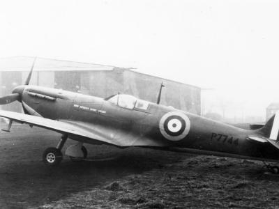 Spitfire Mk IIa P7744 „Bow St Home Guard”