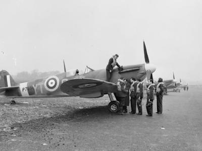 Spitfire Mk IIa P7856 YT-O of No. 65 Squadron RAF at Tangmere