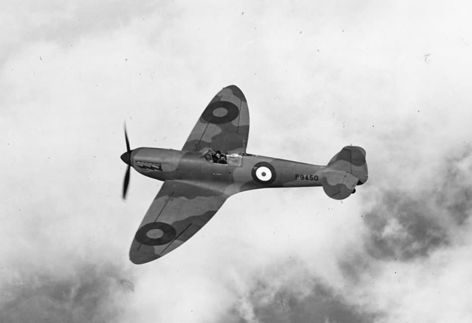 Spitfire Mk I P9450 in flight April 1940 2 World War Photos