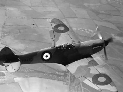 Spitfire Mk I P9450 in flight April 1940
