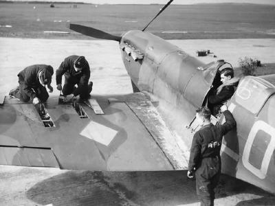 Spitfire Mk I of No 602 Squadron at Drem March 1940