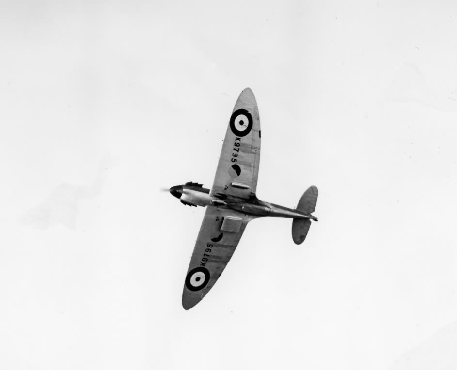 Spitfire Mk Ia K9795 in flight, October 1938