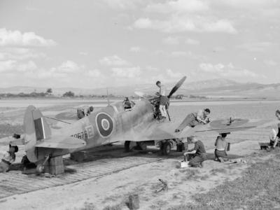 Spitfire Mk Vb ER676 HT-E of 154 Squadron RAF at Souk el Khemis