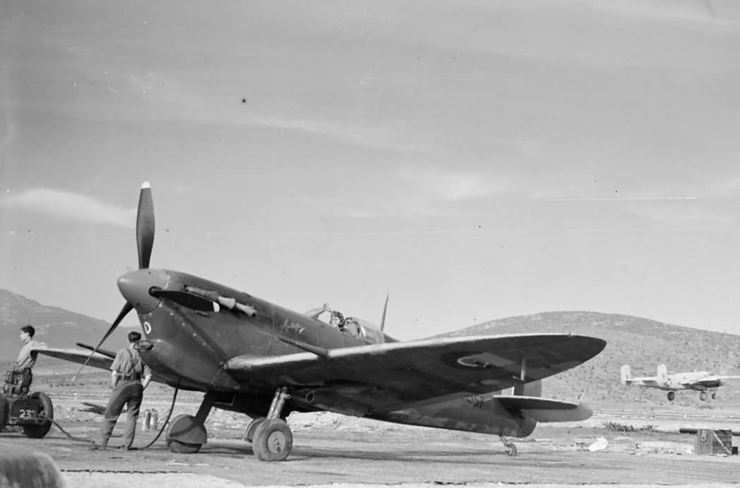 Spitfire Mk Vc ER557 EF-D „Mustapha” of No. 32 Squadron RAF at Tingley Algeria 1943