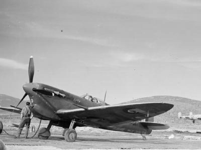 Spitfire Mk Vc ER557 EF-D „Mustapha” of No. 32 Squadron RAF at Tingley Algeria 1943