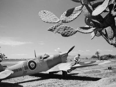 Spitfire Mk VC ER939 L-A of No 152 Squadron RAF at Souk el Khemis