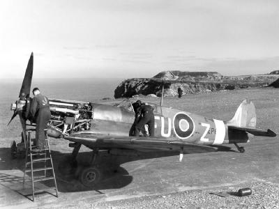 Spitfire Mk V FU-Z of No. 453 Squadron RAAF