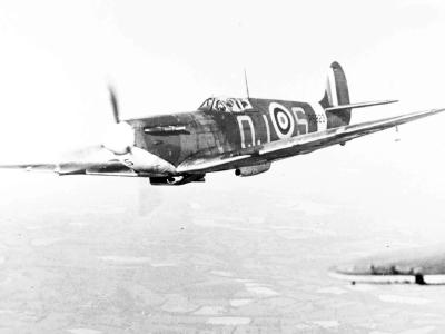 Spitfire Mk Vb R6923 QJ S rebuilt Mk Ib