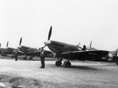 Spitfire Mk Vb AA945 RN-C of No. 72 Squadron RAF, 1941