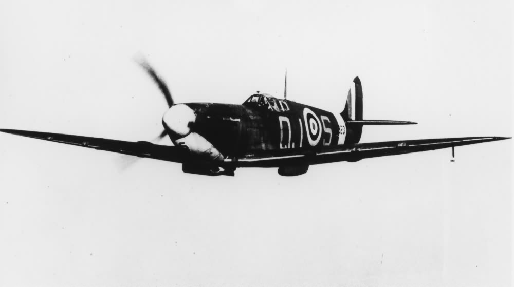 Spitfire Mk Vb QJ-S R6923 No. 92 Squadron RAF 2