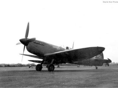 U.S. Spitfire MK XI MB956 named „Photogenic Virgin”