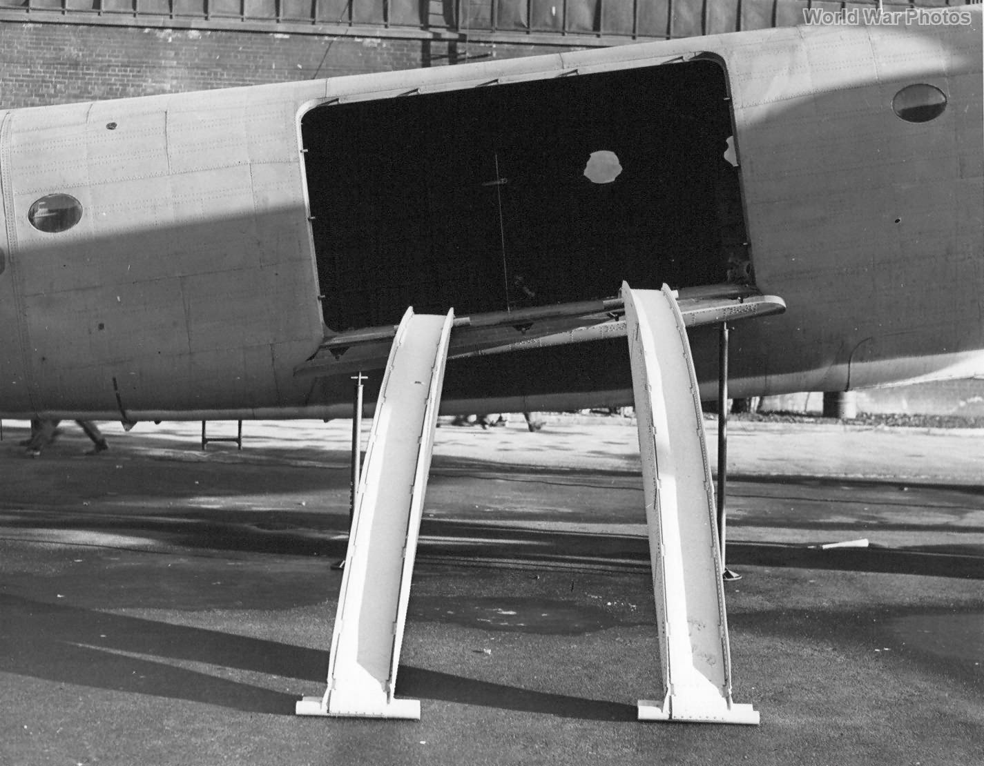 Stirling V rear cargo doors