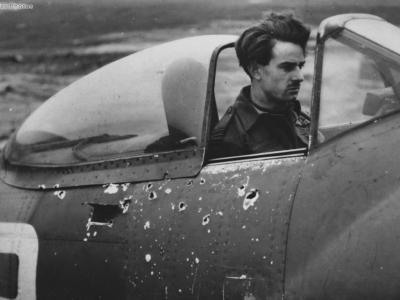 Lt Luckhoff in cocpit of Tempest Mk V EJ880 5R-R 33 Sqn