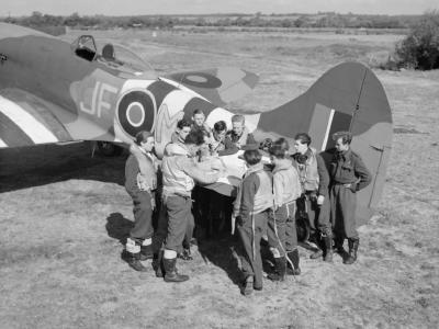 Tempest Mk V JF-M and pilots of 3 Sqn at Newchurch