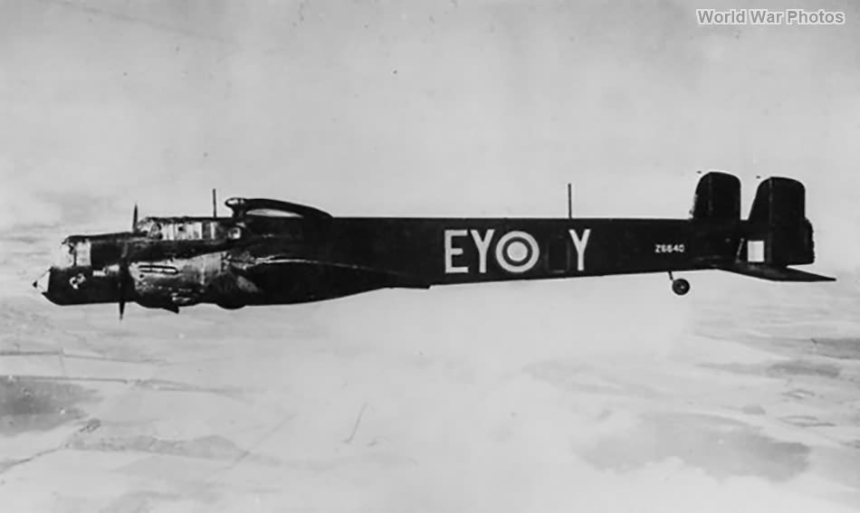 Armstrong Whitworth Whitley V Z6640 in flight