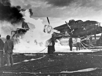 305th Bomb Group B-17F Fire at Chelveston England August 1943