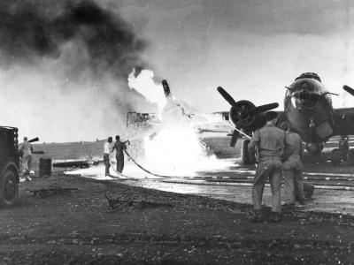 305th Bomb Group B-17F Fire at Chelveston England August 1943 right wing