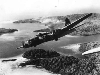 Boeing B-17F serial 41-24457 named „The Aztec’s Curse” of the 31st BS, 5th BG leaving the target after a strike against Japanese shipping off Gizo Island, Solomon Islands