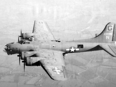 B-17 Flying Fortress 551 BS 385 BG