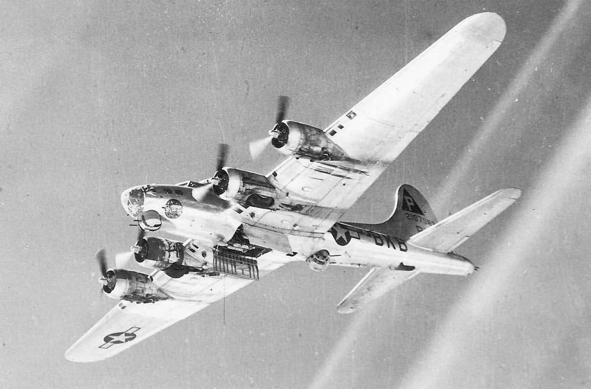 B-17G bomber 384th BG 546th BS 42-107083