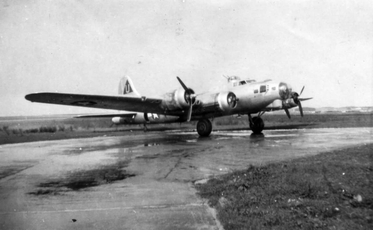 B-17G of the 457th Bomb Group at airfield