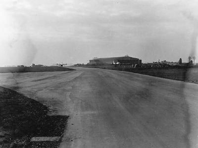 B-17 Bombers on Airfield RIDGEWELL England 1944 381st Bomb Group
