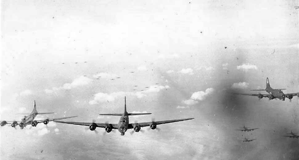 B-17 Flying Fortress Group Heading To Target