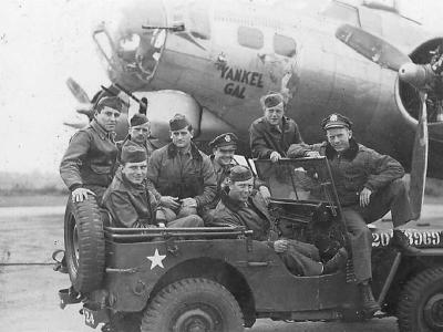 B-17G Nose Art Yankee Gal Crew And Jeep