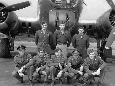 Crew posed in front of their B-17G Bomber
