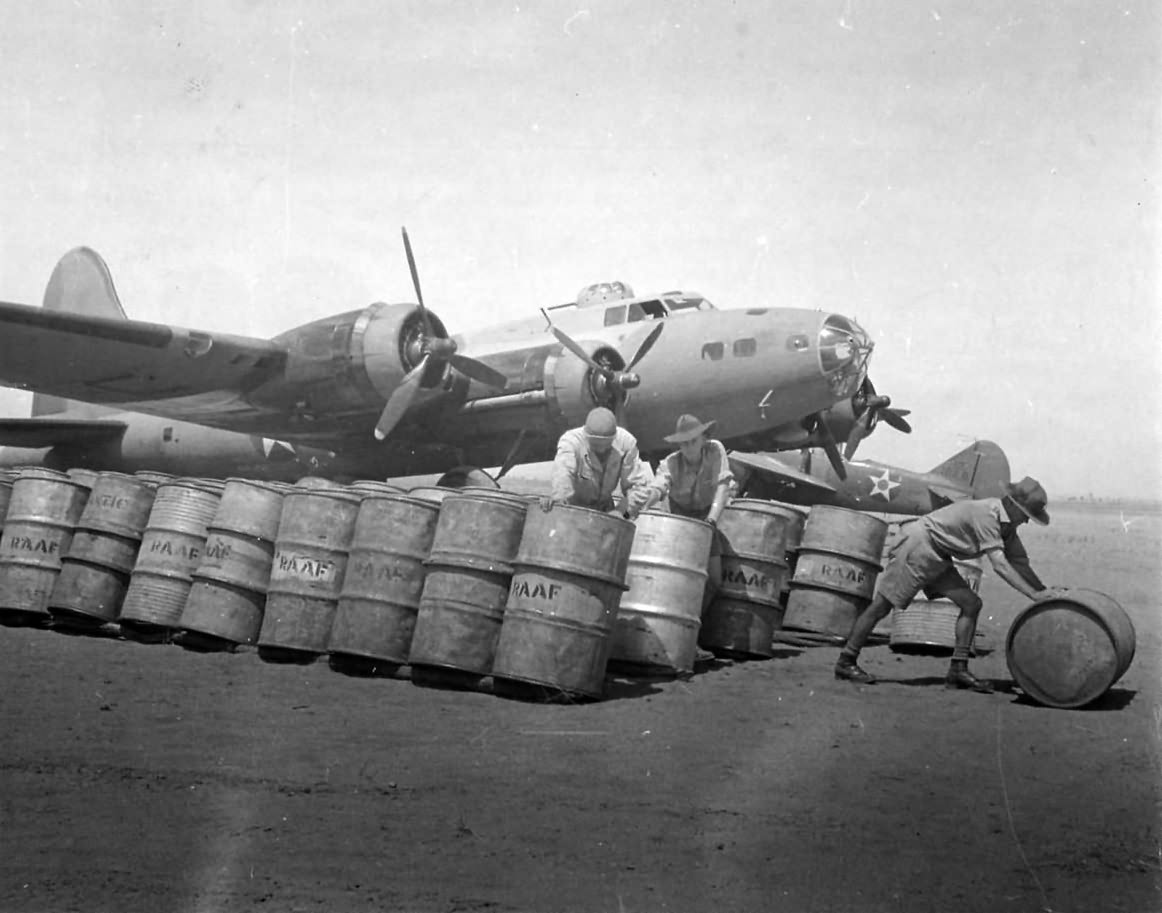 US and Australian crew refuelling B-17E Flying Fortress in Australia 1942
