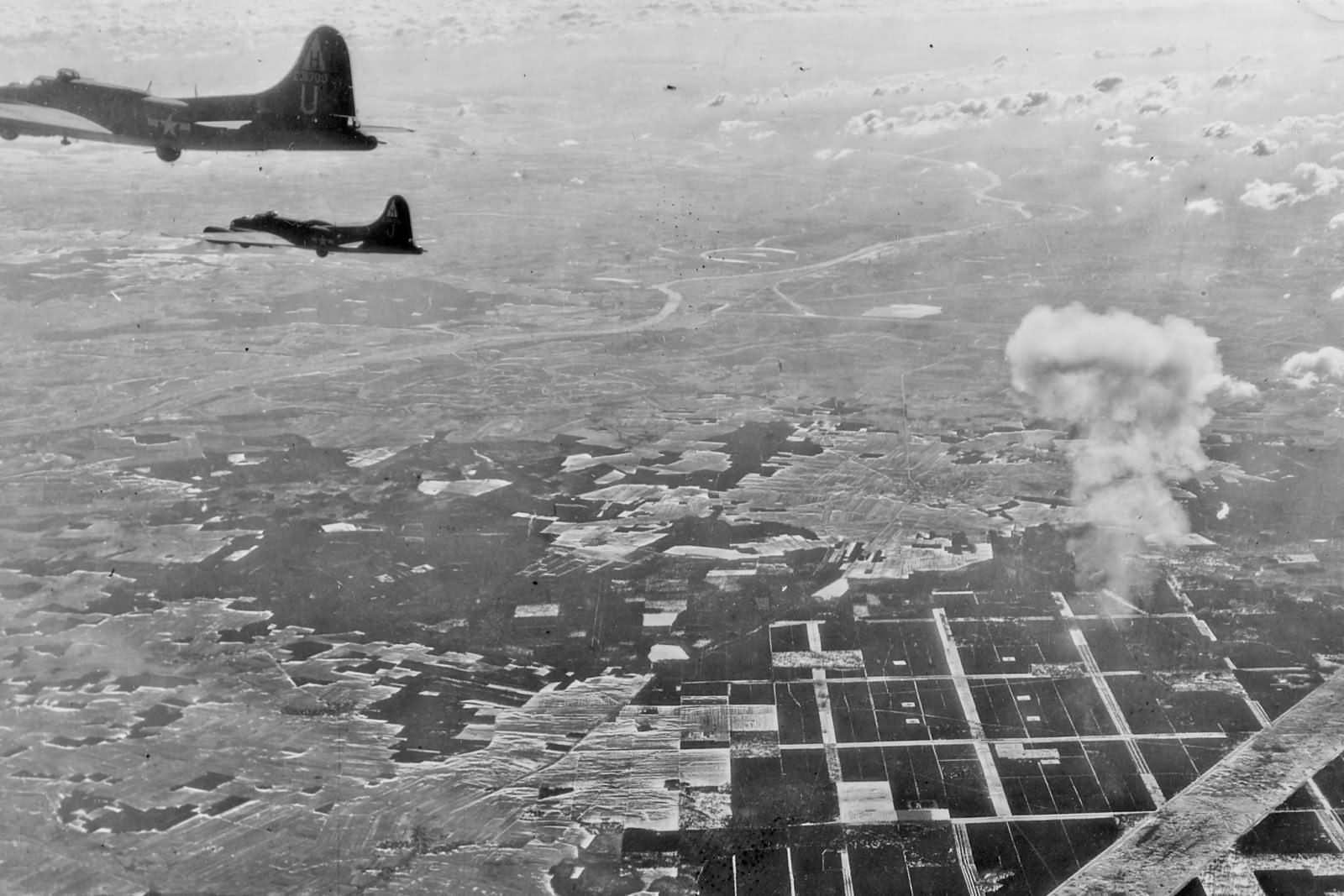 306th Bomb Group B-17 en route to Berlin on March 6 1944