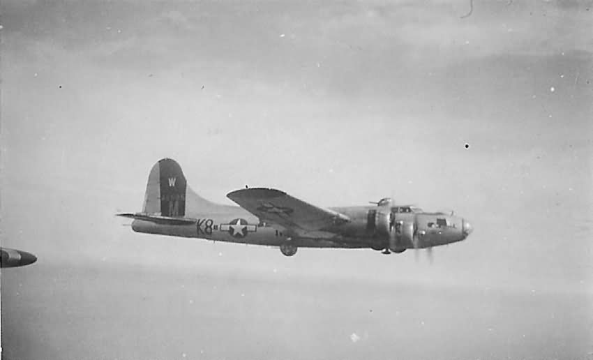 398th Bomb Group 602nd Bomb Squadron B-17 Bomber 44-6885 K8-M in Flight