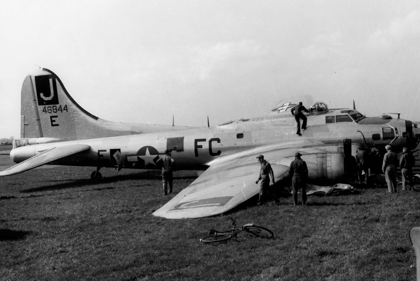 B-17G Flying Fortress of the 390th Bomb Group 571st BS 44-8844
