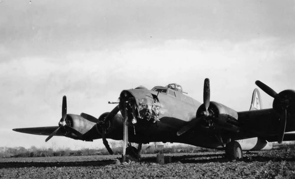 B-17 Flying Fortress 42-30005 Salvage Queen 384th Bomb Group 546th Bomb Squadron 27 November, 1943 1