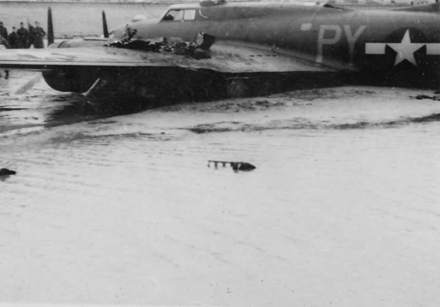 B-17 92nd Bomb Group 407th Bomb Squadron PY-L 42-31860 shot down near Mariakerke 1944 2