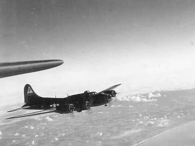 B-17 Flying Fortress 384th Bomb Group , 546th Bomb Squadron Mischief Maker 42-29914