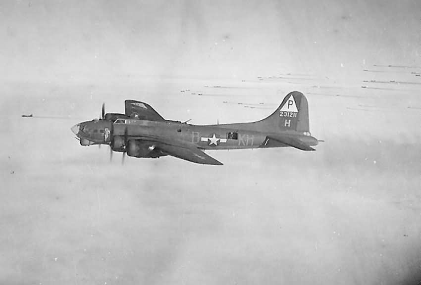 B-17 Flying Fortress 42-31211 of 384th Bomb Group 546th Bomb Squadron BK-H